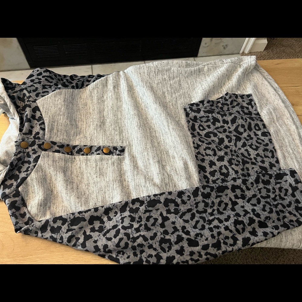 Leopard sweatshirt